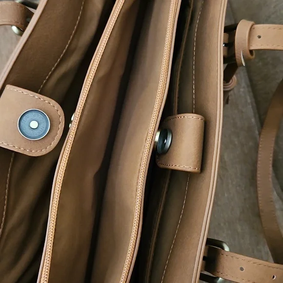 Elegant Tan  Vegan Leather Tote Bag - Picture 6 of 6